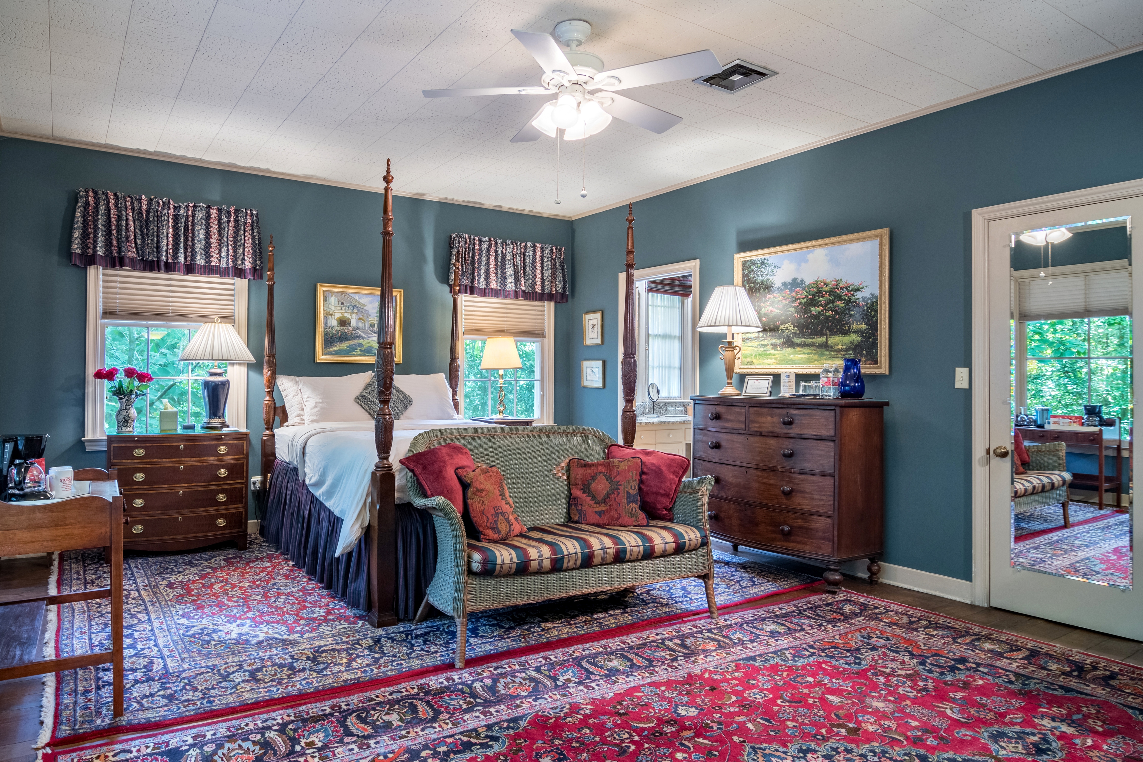 Blue Room with king-sized bed and sitting area.