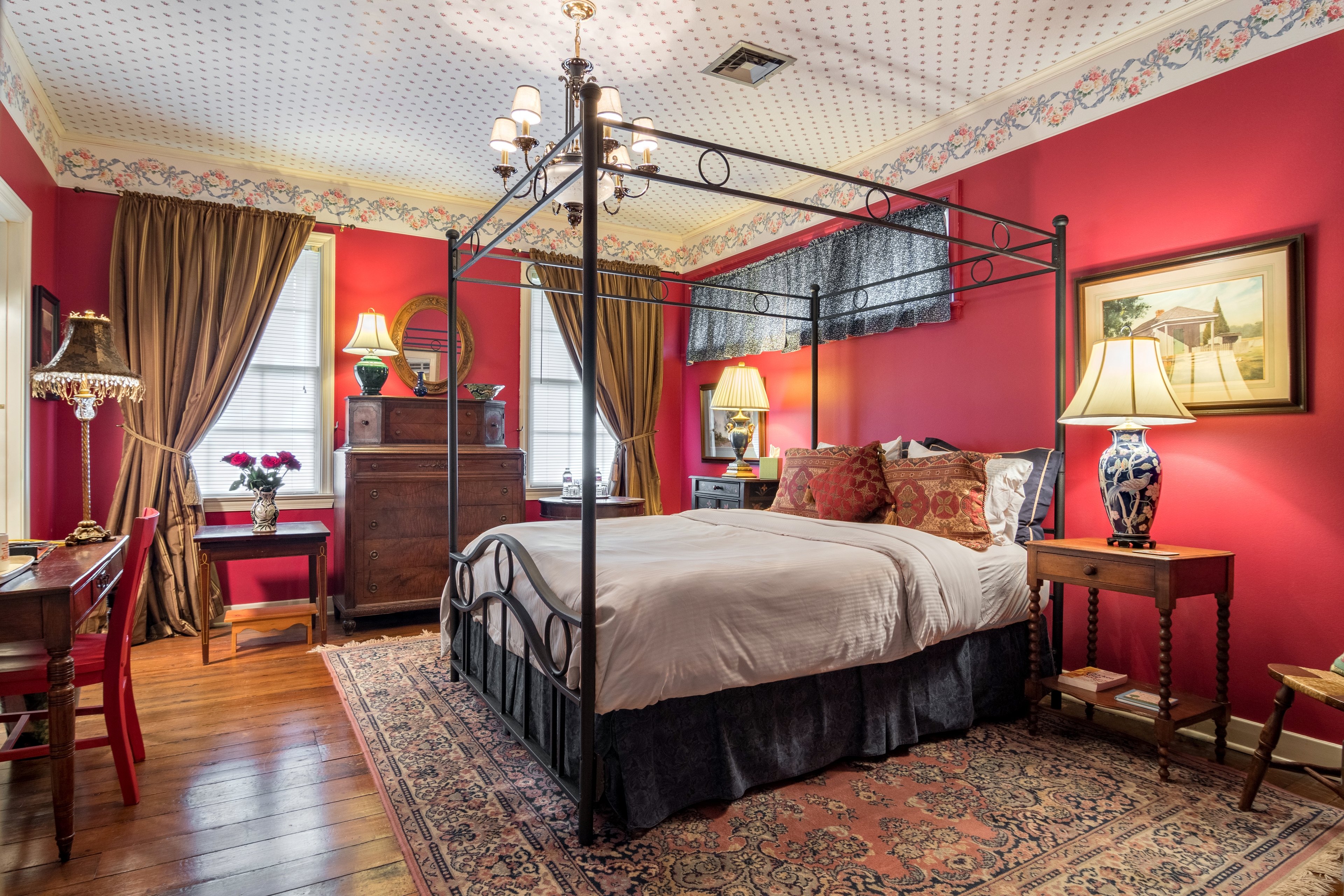 Red Room with queen-size bed