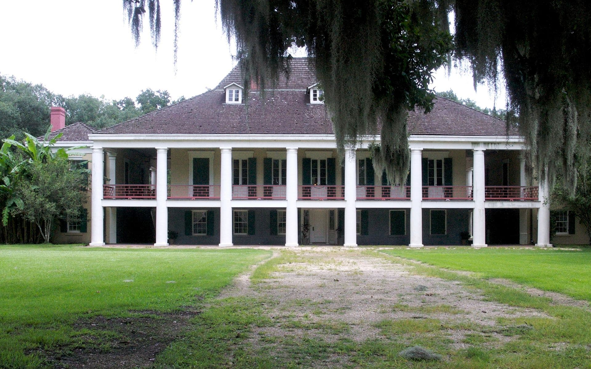 https://www.louisianabandb.com/wp-content/uploads/Destrehan-Plantation-1.jpg https://www.louisianabandb.com/wp-content/uploads/Destrehan-Plantation-1.jpg